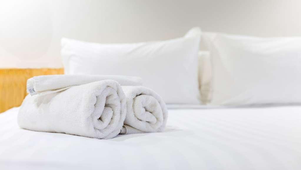 The La Grande Inn Room photo